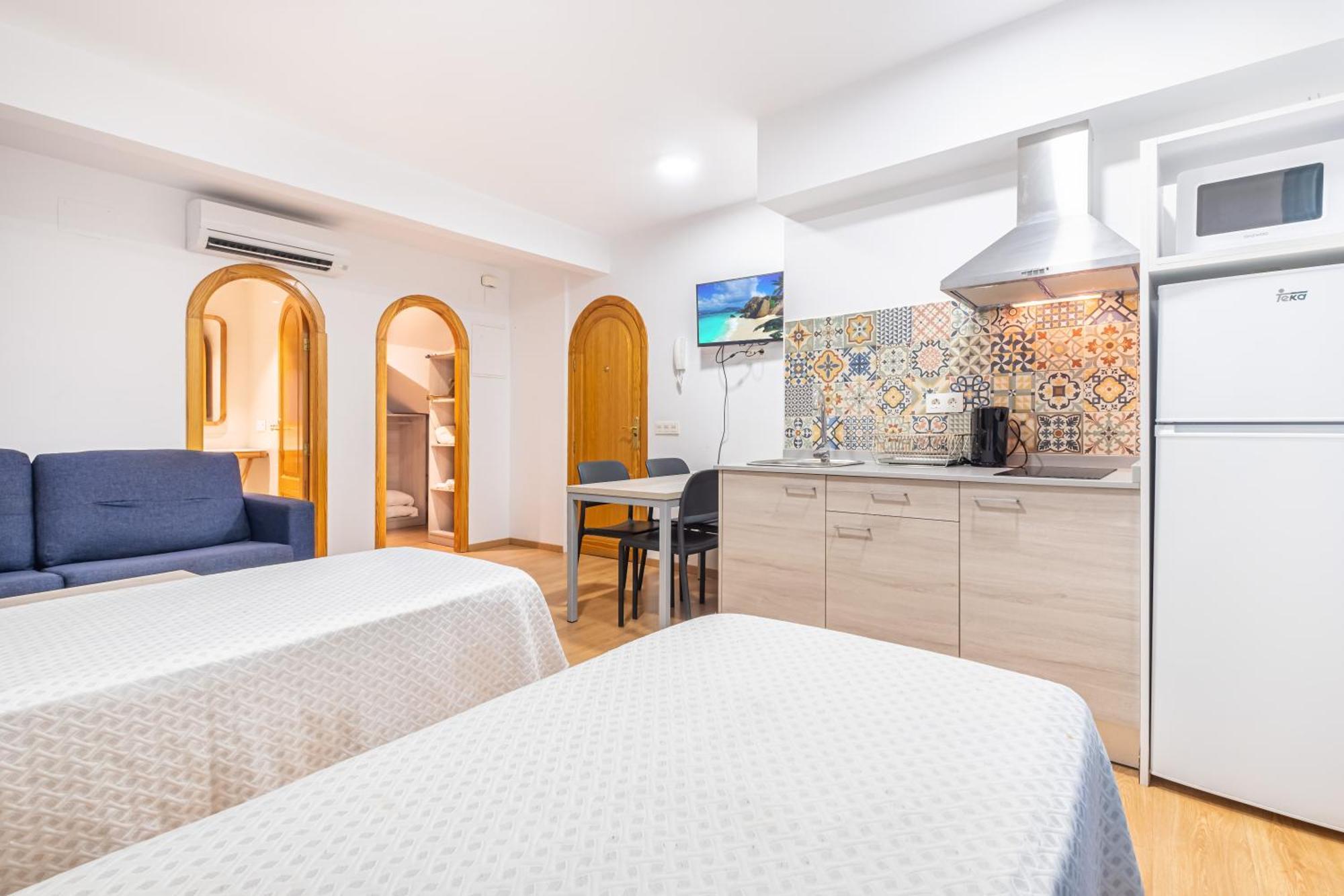 Apartamentos El Castell (Adults Only) เบนิดอร์ม ภายนอก รูปภาพ